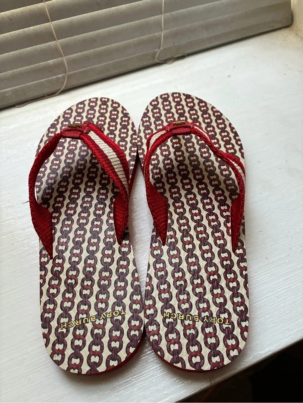 Tory Burch Gemini Link Thin Flip-Flop Sandals - Red (NWOB)